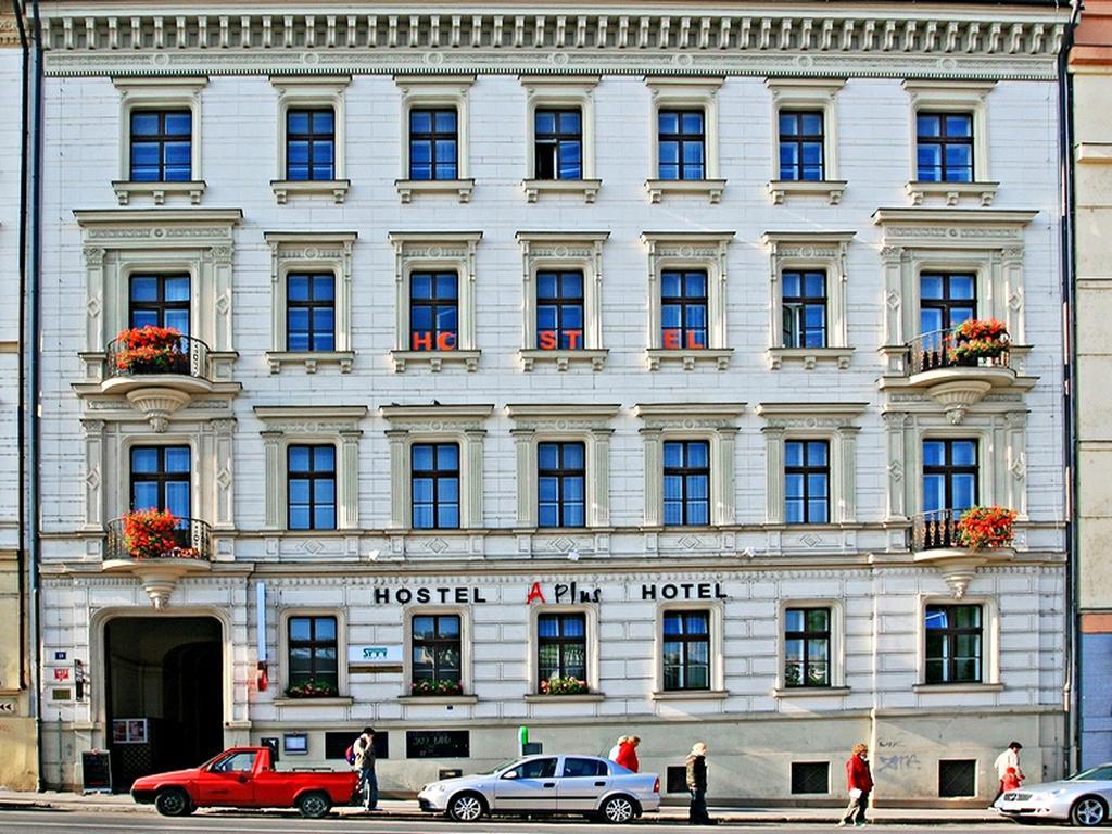 A Plus Hotel & Hostel Prague Exterior photo
